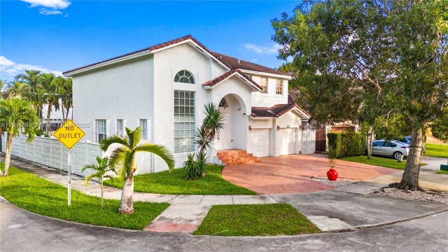 3 of 80 - 3003 Sw 147th Pl, Miami, FL