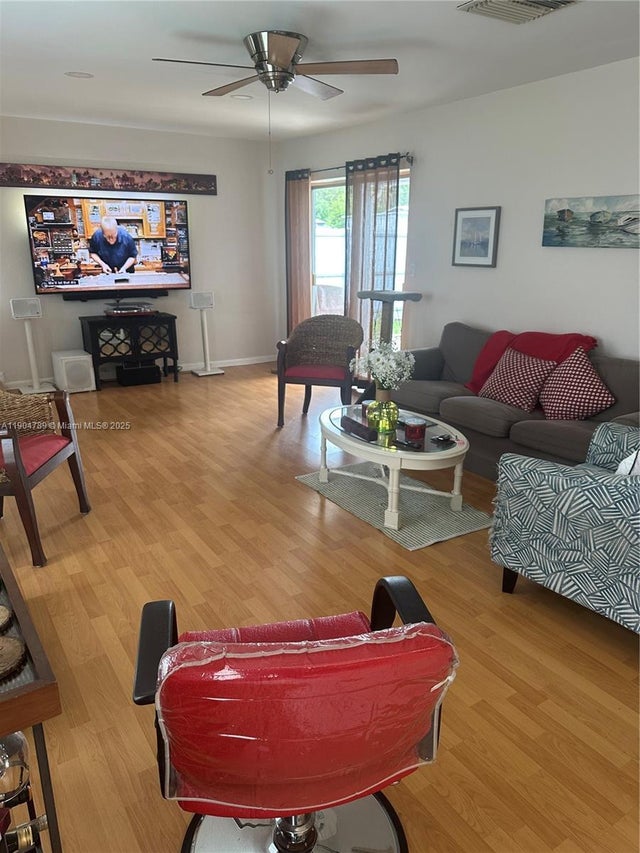 4 of 14 - 6850 Simms St, Hollywood, FL