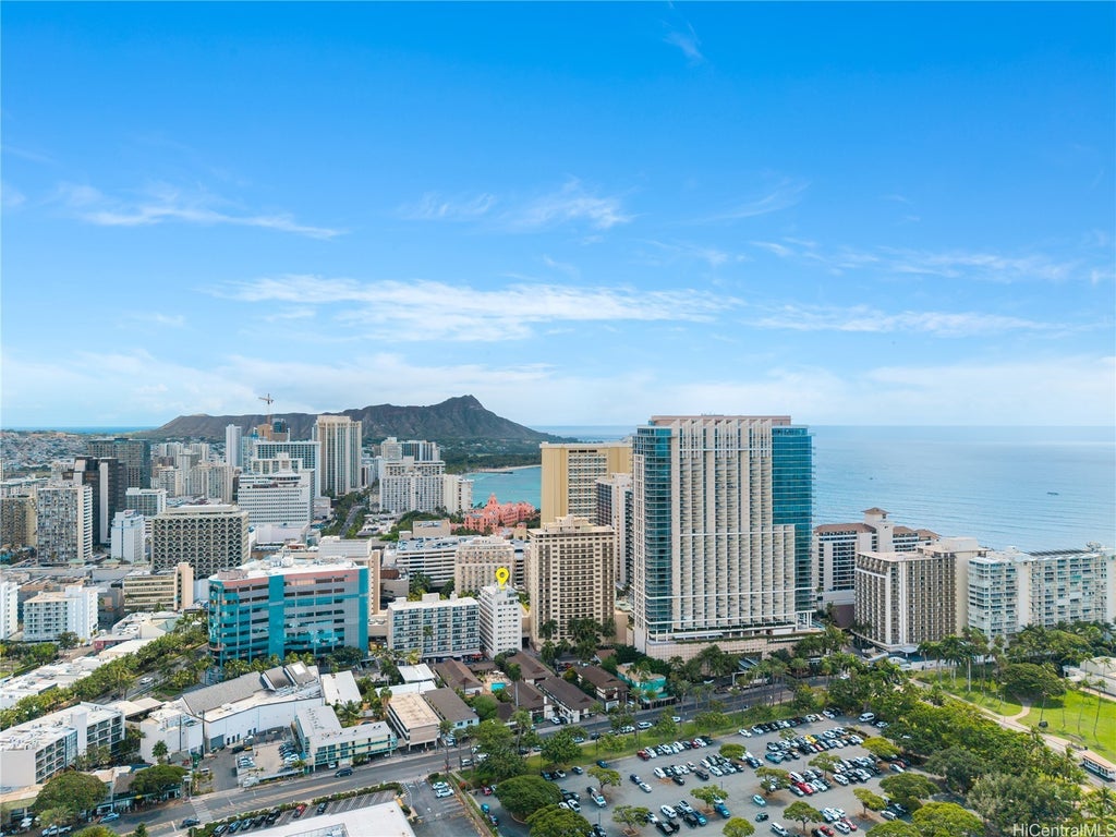 (unit #303) 247 Beach Walk, Honolulu