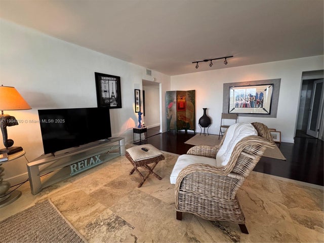 5 of 24 - 5700 Collins Ave 5l, Miami Beach, FL