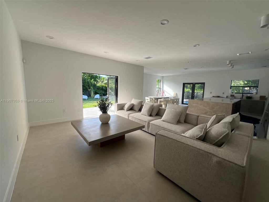 12790 Sw 91st Ave, Miami