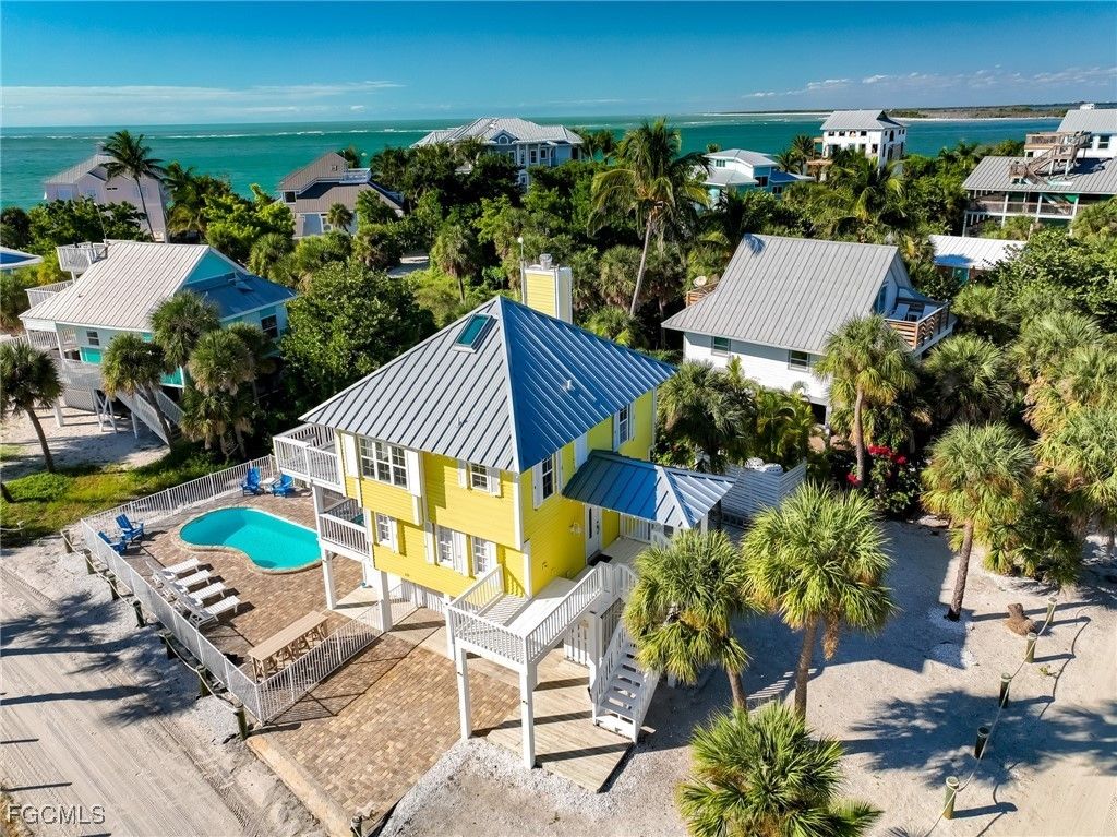 210 White Pelican Dr, Upper Captiva