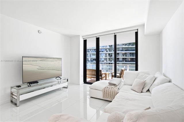 2 of 31 - 1010 Brickell Ave 3006, Miami, FL