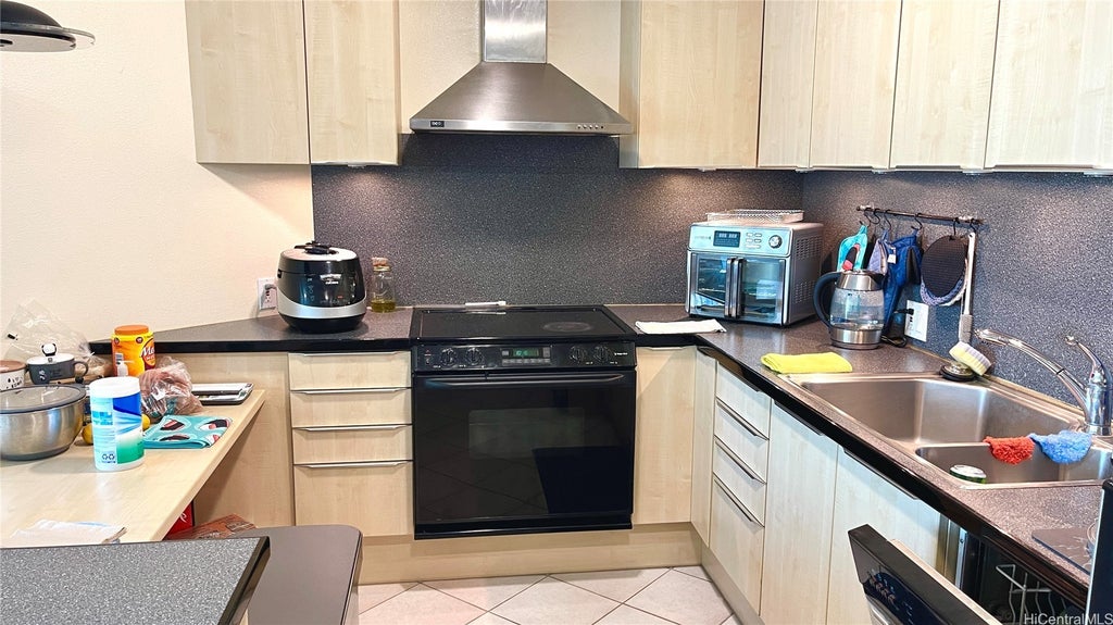 (unit #2305) 801 S King Street, Honolulu