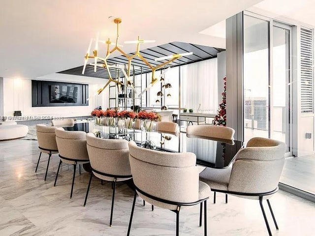 851 Ne 1st Ave 4811, Miami