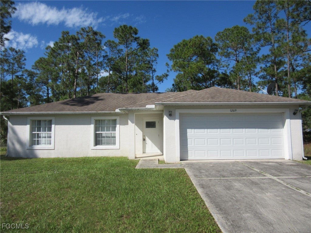 1209 Lake Ave, Lehigh Acres