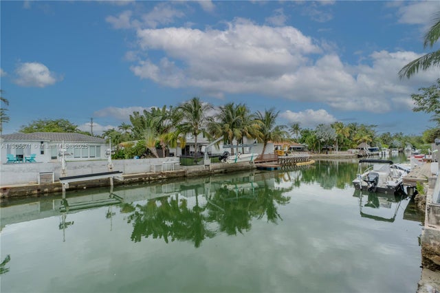 3 of 21 - 7830 Hawthorne Ave, Miami Beach, FL