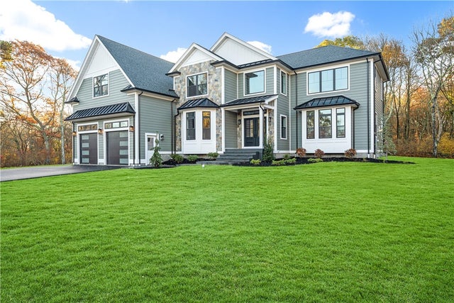 140 South Pier Rd, Narragansett