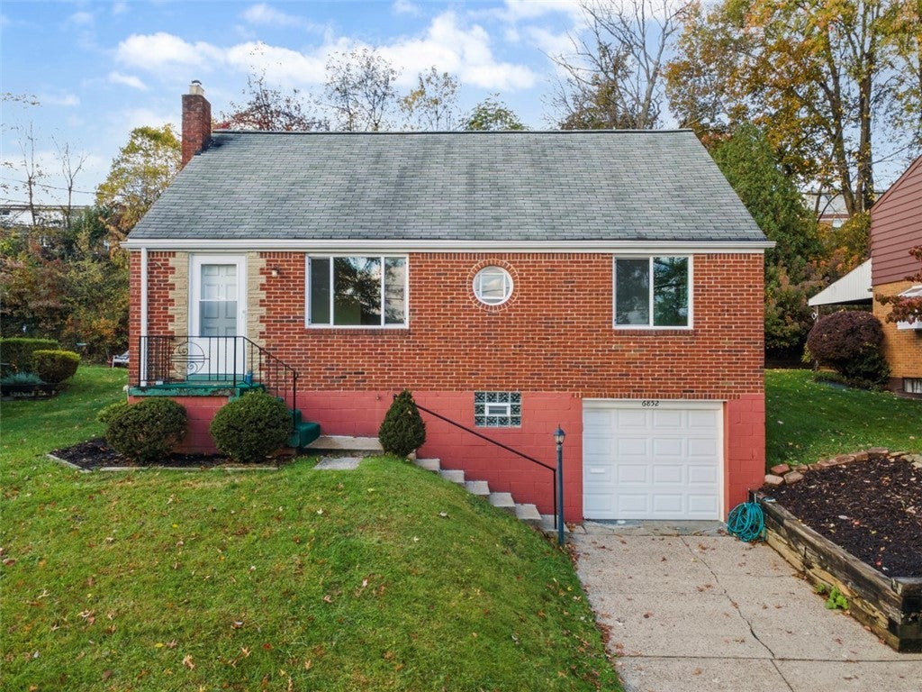 6852 Tunnelview Drive, Penn Hills