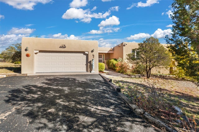 2101 Calle Tecolote, Santa Fe