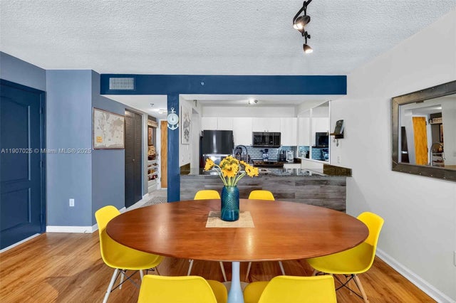 1200 Brickell Bay Dr 3914, Miami