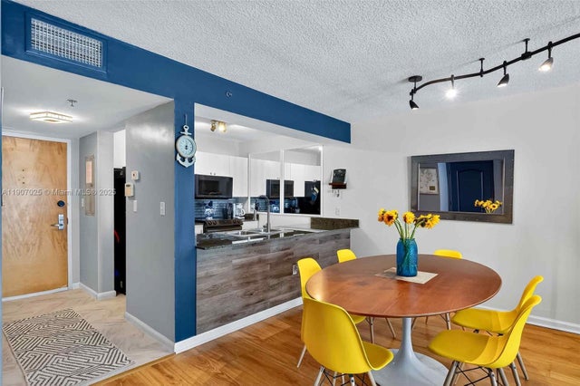 2 of 44 - 1200 Brickell Bay Dr 3914, Miami, FL