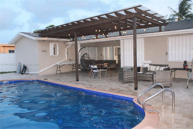 2 of 8 - 8457 Sheraton Dr, Miramar, FL