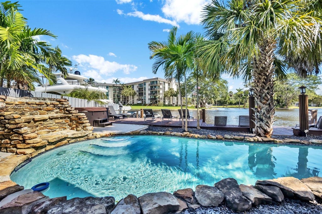 1030 Sw 14th Ter, Fort Lauderdale