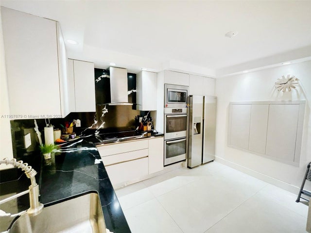 5 of 26 - 20444 Ne 34th Ct 12, Aventura, FL