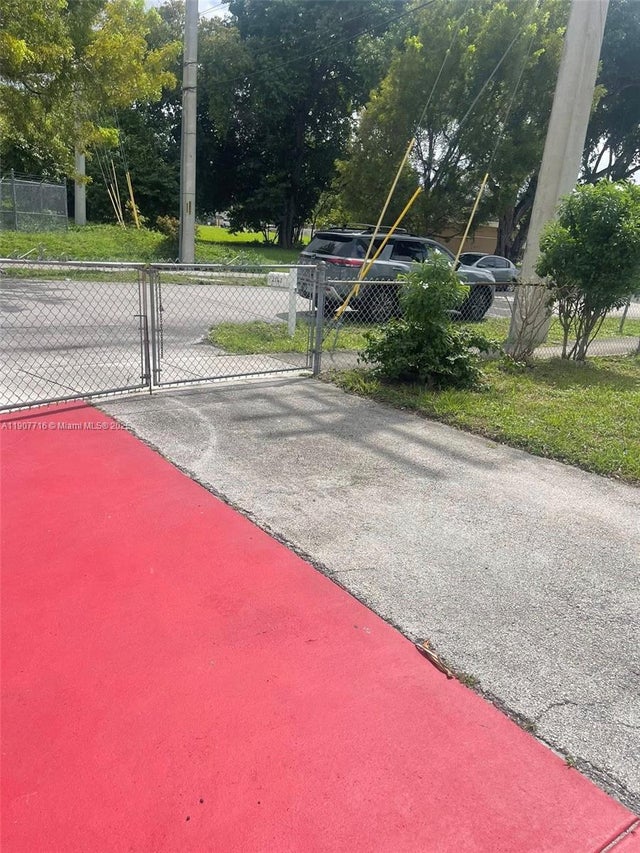 3 of 4 - 2141 Nw 26th Ave, Fort Lauderdale, FL