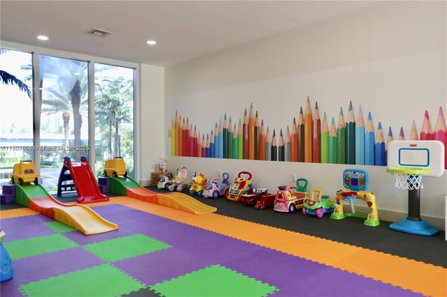 3 of 4 - 19111 Collins Ave 607, Sunny Isles Beach, FL