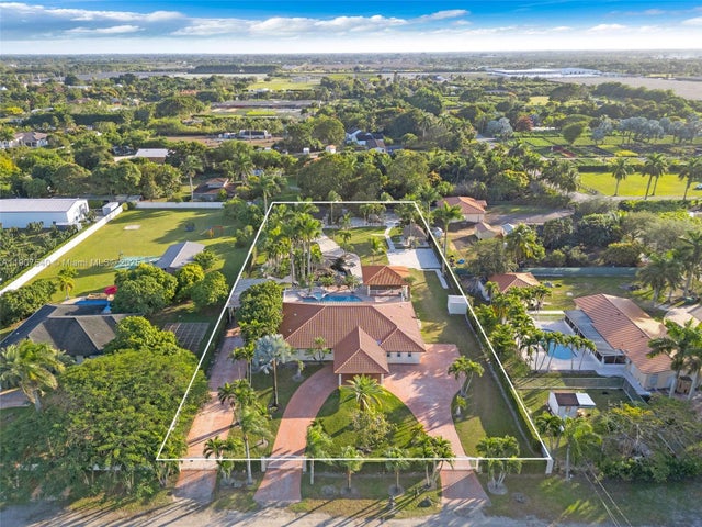 19790 Sw 208th St, Miami