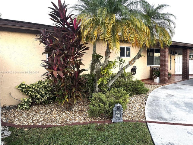 4 of 14 - 6504 Sw 107th Pl, Miami, FL