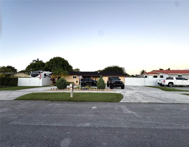 5 of 14 - 6504 Sw 107th Pl, Miami, FL