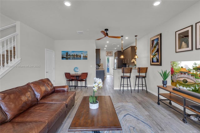 4 of 23 - 4810 Eucalyptus Dr 3, Hollywood, FL