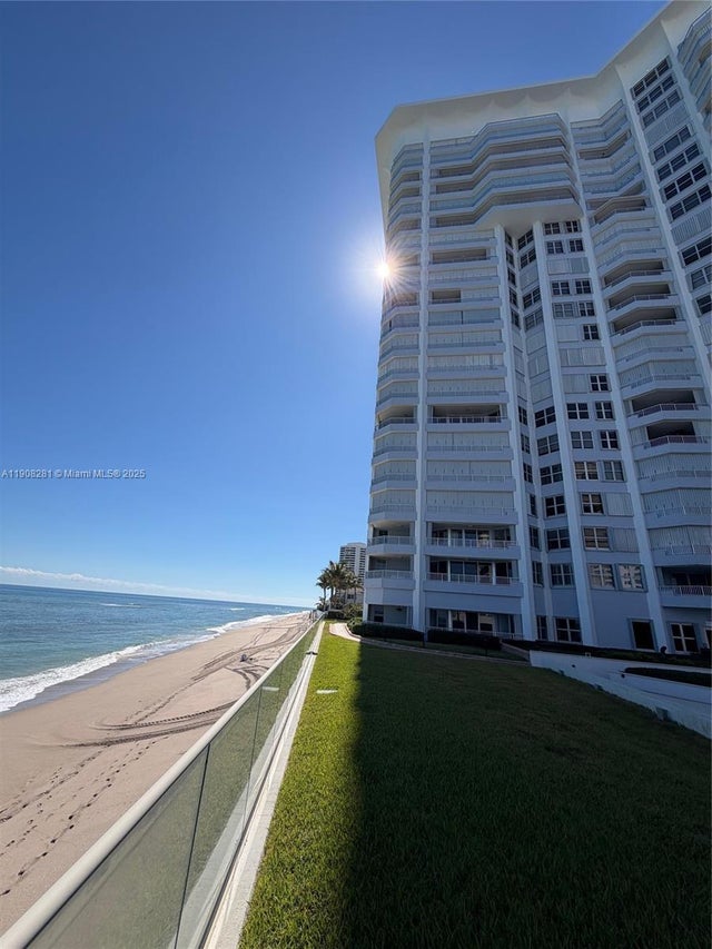 3 of 9 - 5200 N Ocean Dr 1801, Singer Island, FL