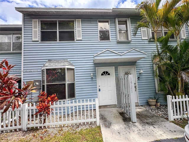 2 of 24 - 1921 Ne 15th Ave, Fort Lauderdale, FL