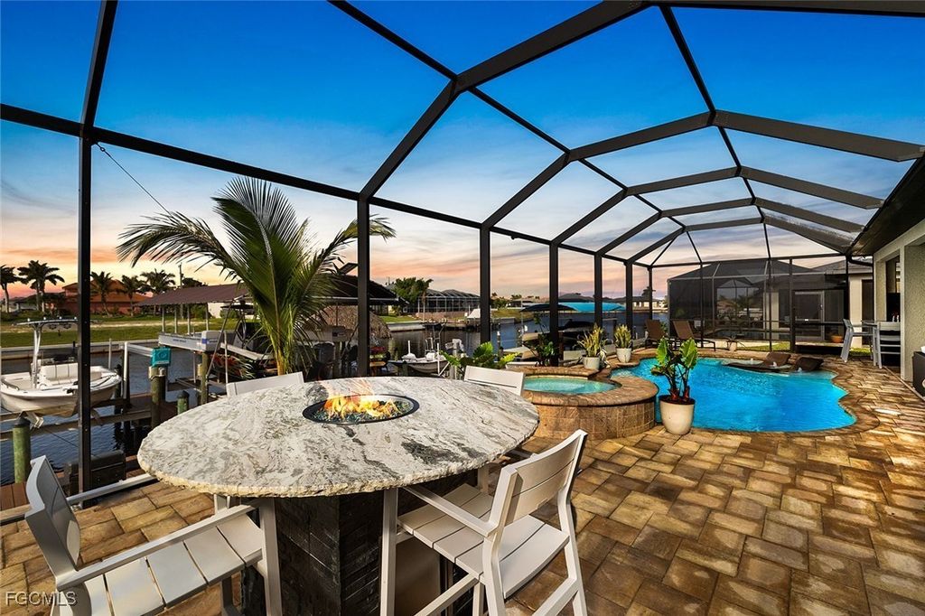 302 Nw 32nd Pl, Cape Coral