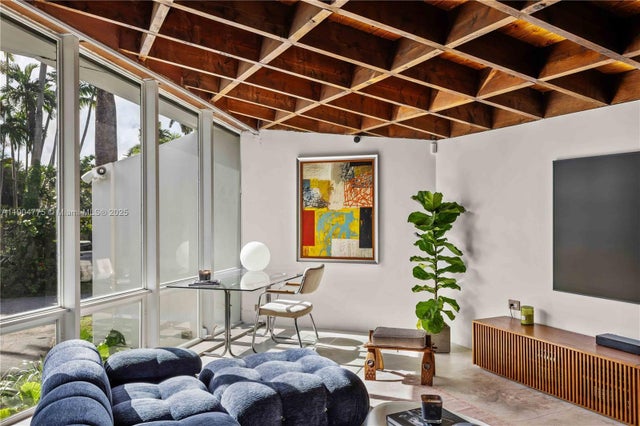 5 of 43 - 1071 Ne 85th St, Miami, FL