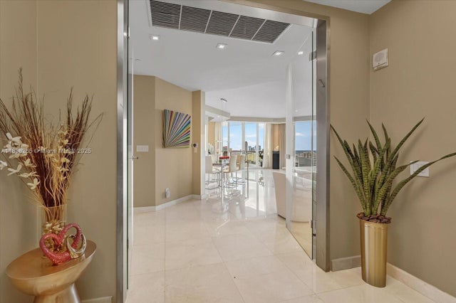 3 of 44 - 21200 Point Pl Ph 1 (2804), Aventura, FL