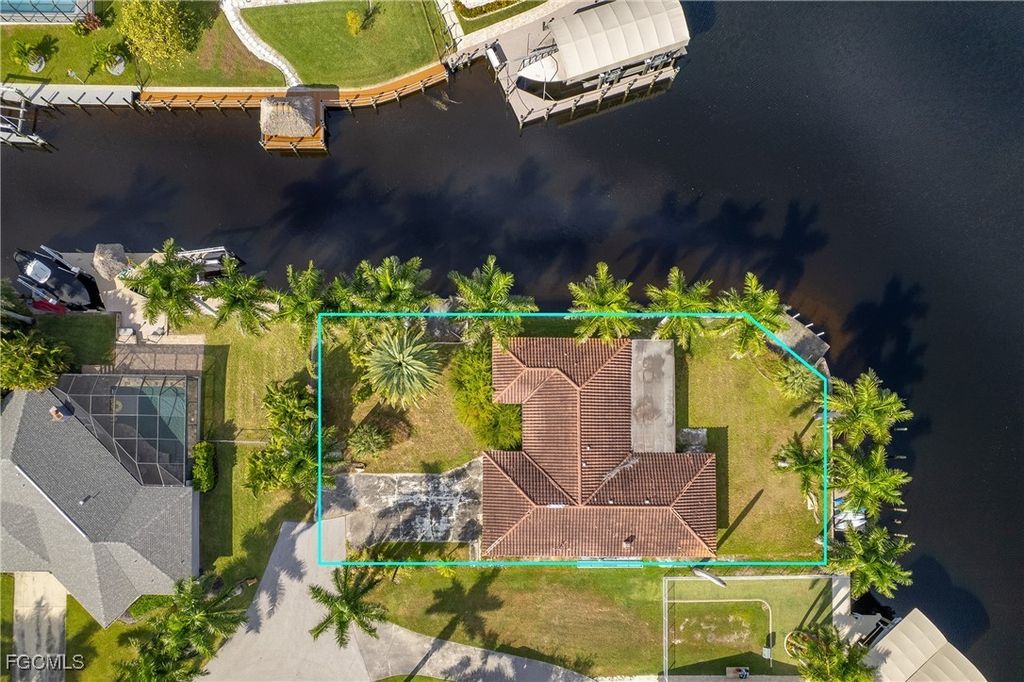 111 Sw 49th Ter, CAPE CORAL
