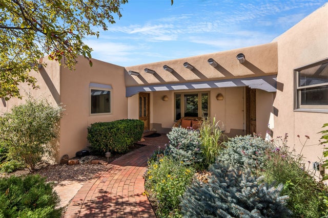 1396 Hyde Park Road, Santa Fe