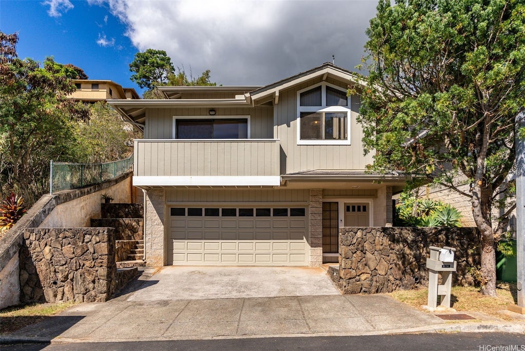 99-760 Holoai Street, Aiea