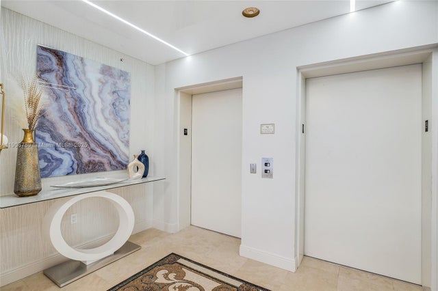 2 of 46 - 20201 E Country Club Dr 1903, Aventura, FL