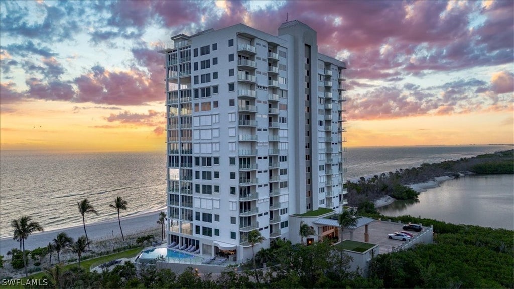10 Seagate Dr 10, Naples
