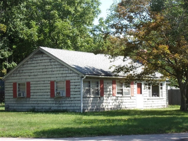 7 Western Ave, Barrington