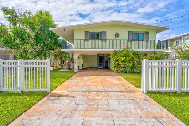 877 Ellen Dr., Key Largo