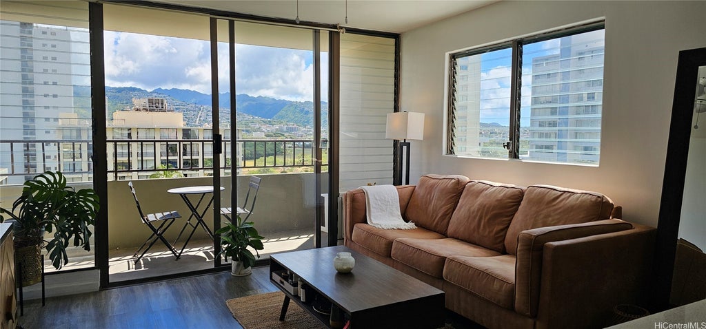 (unit #905) 2240 Kuhio Avenue, Honolulu