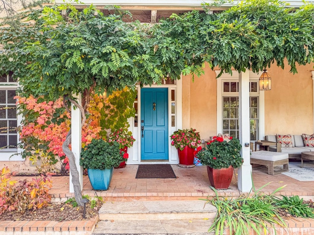 1054 Encantado Drive, Santa Fe