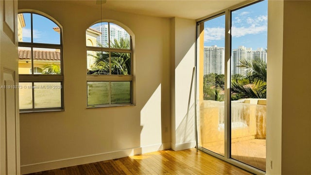 4 of 17 - 3001 Ne 185th St 431, Aventura, FL