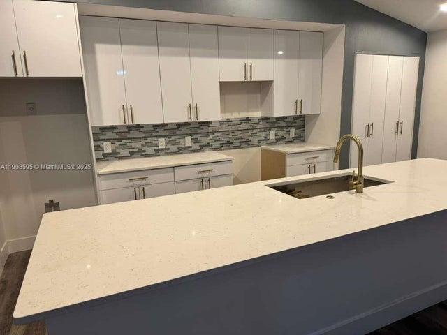 Photo of Listing #A11908595