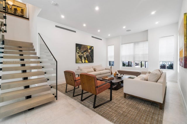 4 of 39 - 19941 Ne 36th Pl, Aventura, FL