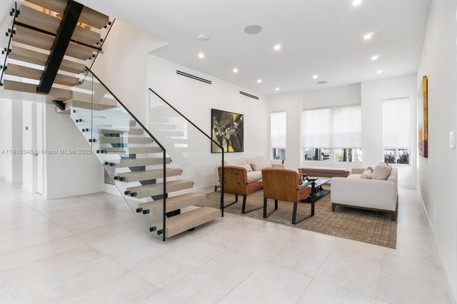 5 of 39 - 19941 Ne 36th Pl, Aventura, FL