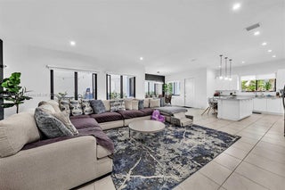 Photo of Listing #A11910344