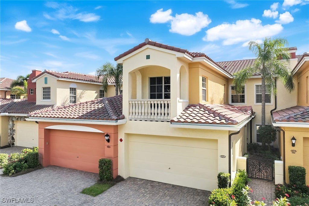8533 Via Garibaldi Cir 202, Estero
