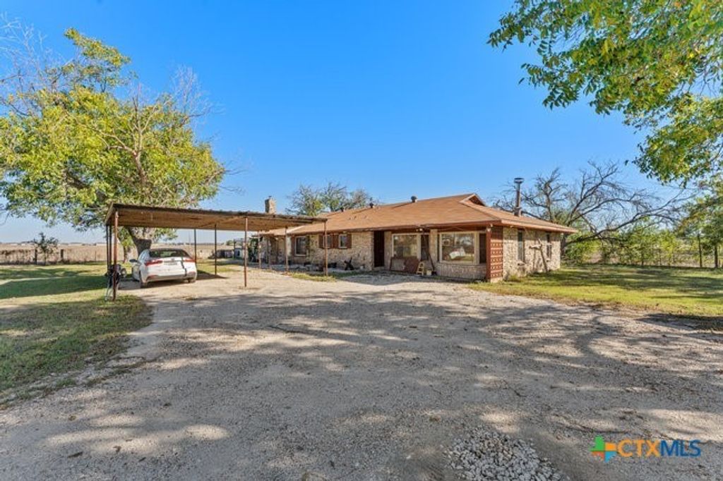 3455 N State Highway 46, Seguin