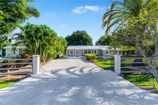 Photo of Listing #A11910660