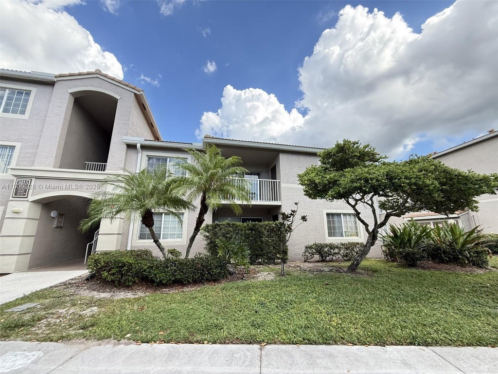 5015 Wiles Rd 207, Coconut Creek