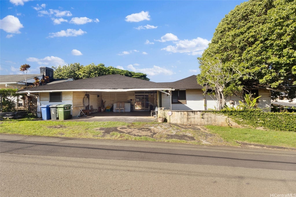 1691 California Avenue, Wahiawa