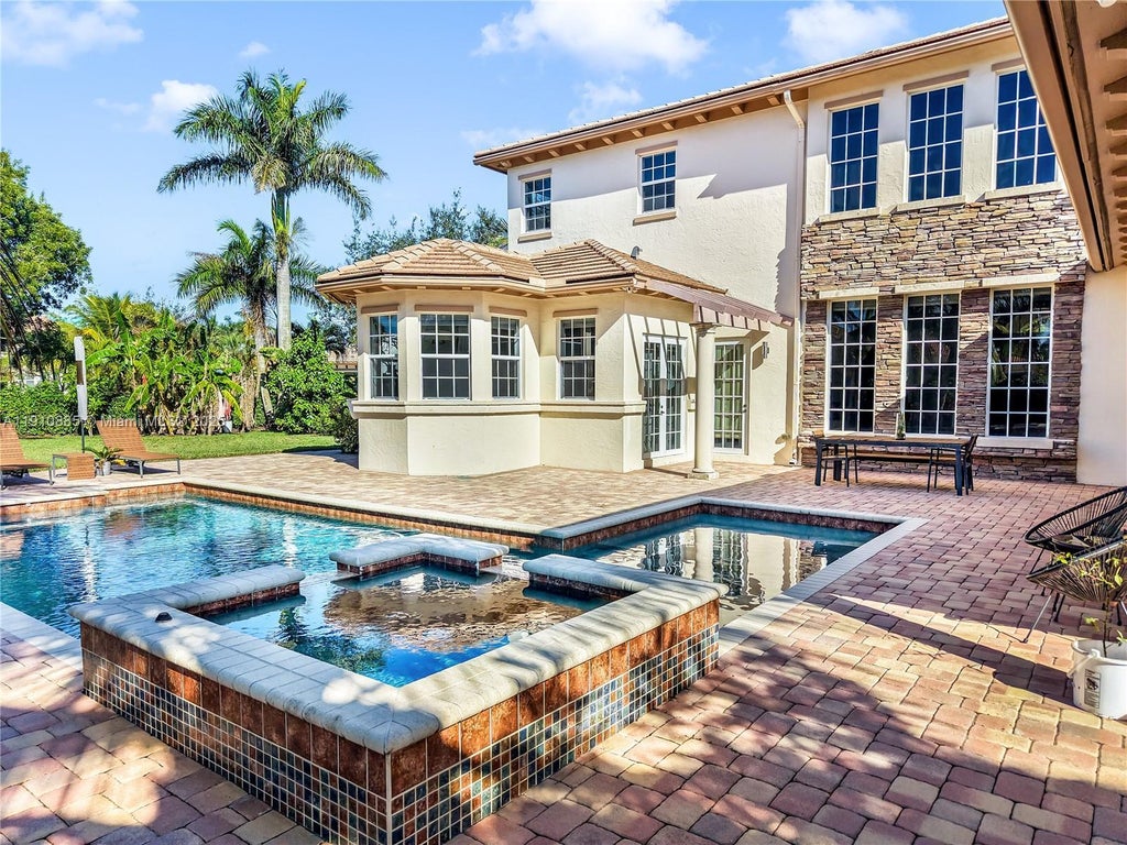 12008 Nw 69th Ct, Parkland